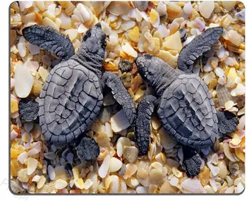  Коврик для игровой мыши Индивидуальный дизайн Вырезать детеныша морской черепахи, ползущего по пляжу, персонализированный дизайн, нескользящий резиновый коврик для мыши для ноутбука